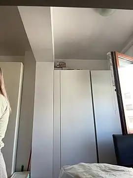 SweetLilTrouble online show from 6, 4, 2026