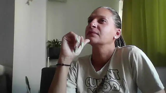 SweetLilTrouble online show from 15, 6, 2026