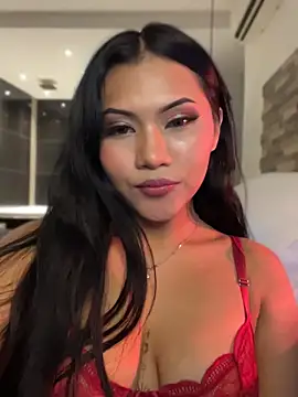 Snapshot of EliseBelmort chatting on 11, 4, 2026 EliseBelmort online show from 11, 4, 2026