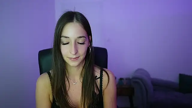 Crystalbrunette18 online show from 12, 5, 2026