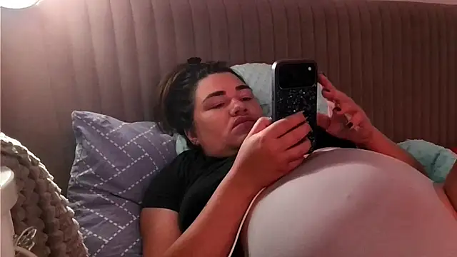 Snapshot of miss_preggie chatting on 7, 7, 2026 miss preggie online show from 7, 7, 2026