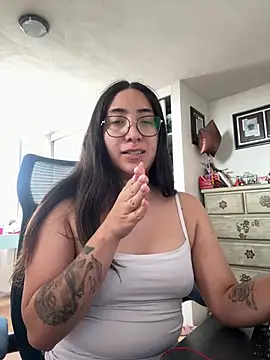 Snapshot of vampiralatina chatting on 13, 5, 2026 vampiralatina online show from 13, 5, 2026