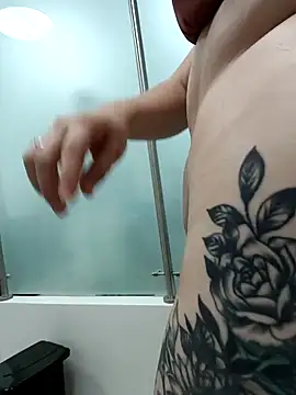 Miaesmeralda online show from 15, 4, 2026