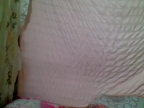 Snapshot of luna_veille chatting on 9, 6, 2026 luna veille online show from 9, 6, 2026