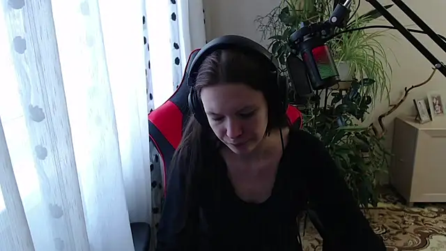 PunyKnee online show from 10, 4, 2026