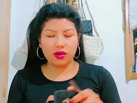 Snapshot of MojaditPussy chatting on 10, 5, 2026 MojaditPussy online show from 10, 5, 2026