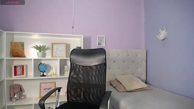 Snapshot of velveth_noir chatting on 14, 4, 2026 velveth noir online show from 14, 4, 2026