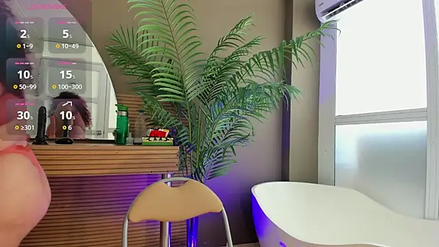 Snapshot of Zara_Holly_ chatting on 24, 5, 2026 Zara Holly online show from 24, 5, 2026