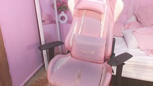 Snapshot of meganlust1 chatting on 15, 6, 2026 meganlust1 online show from 15, 6, 2026