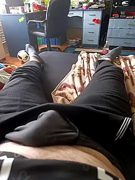 Snapshot of zsolt1910 chatting on 1, 6, 2026 zsolt1910 online show from 1, 6, 2026