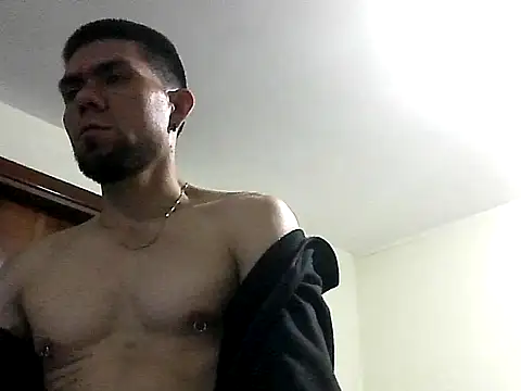Snapshot of thomas2wood chatting on 8, 5, 2026 thomas2wood online show from 8, 5, 2026