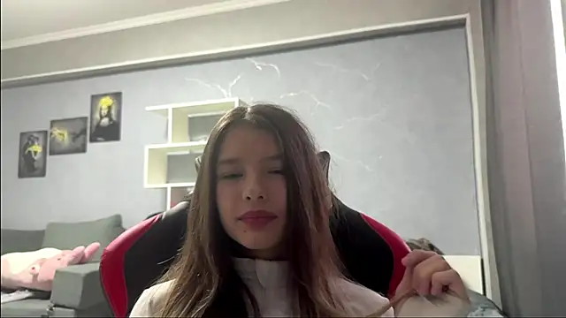 Snapshot of Julllesimons chatting on 7, 4, 2026 Julllesimons online show from 7, 4, 2026