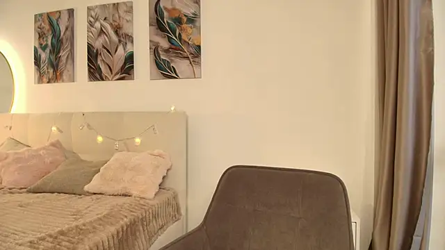 Snapshot of vielleee chatting on 24, 4, 2026 vielleee online show from 24, 4, 2026