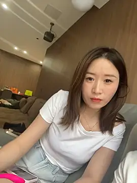 Snapshot of qin205205 chatting on 24, 6, 2026 qin205205 online show from 24, 6, 2026