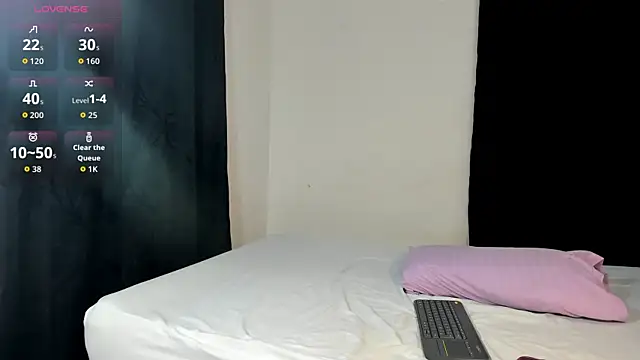 Snapshot of aisshalee chatting on 24, 6, 2026 aisshalee online show from 24, 6, 2026