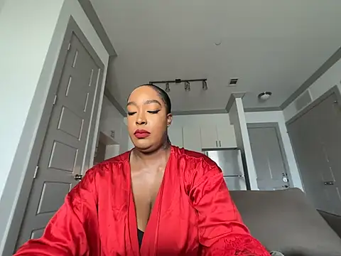 Tia Lovely online show from 7, 5, 2026