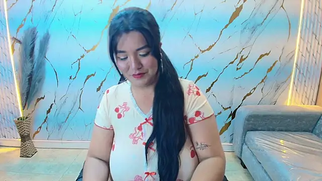 Snapshot of Sasha_tf chatting on 5, 5, 2026 Sasha tf online show from 5, 5, 2026