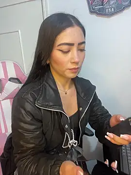 AMBERBUNNY  online show from 2, 5, 2026