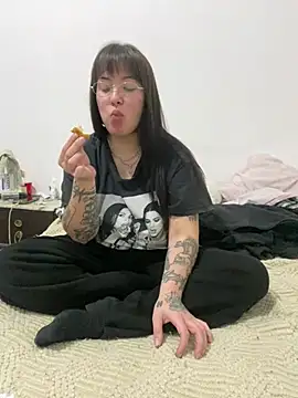 cherryxxox online show from 11, 5, 2026