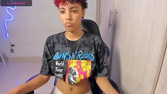 Snapshot of axel_luxxx chatting on 15, 4, 2026 axel luxxx online show from 15, 4, 2026