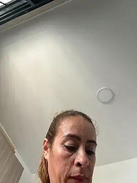 Natigoonzalez online show from 4, 6, 2026