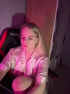 VioletEcho online show from 11, 4, 2026