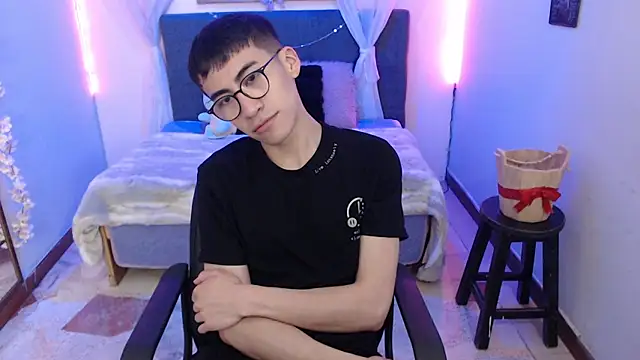 Snapshot of Andy_Norton chatting on 15, 4, 2026 Andy Norton online show from 15, 4, 2026