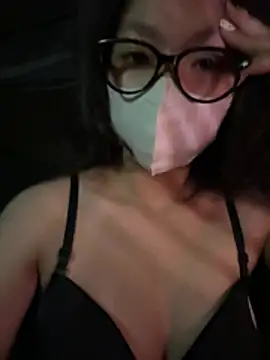 Snapshot of Tieu_Vy chatting on 12, 4, 2026 Tieu Vy online show from 12, 4, 2026