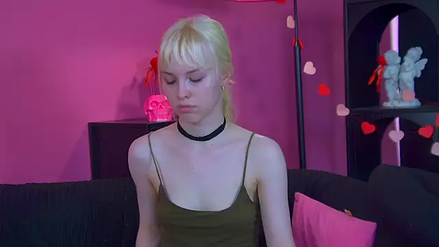 HannahHollis online show from 27, 6, 2026