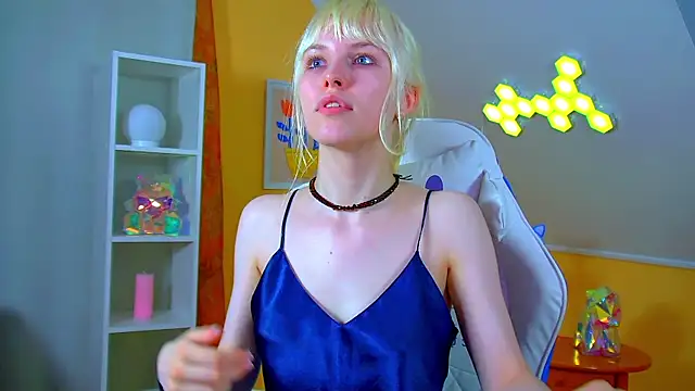 HannahHollis online show from 2, 7, 2026