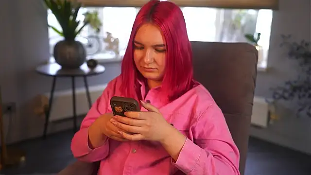 Snapshot of LindyMekee chatting on 9, 4, 2026 LindyMekee online show from 9, 4, 2026