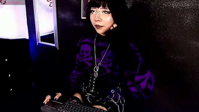 KiomyVamp online show from 25, 4, 2026
