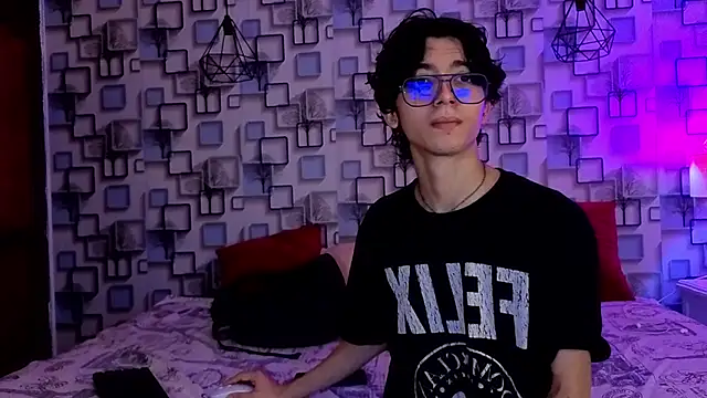Twink Sebas7 online show from 24, 5, 2026