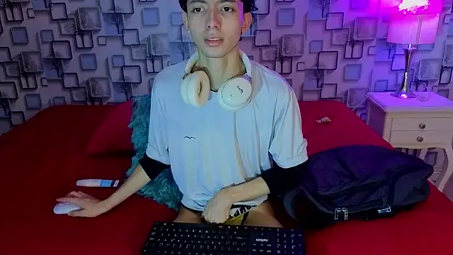 Snapshot of Twink_Sebas7 chatting on 19, 6, 2026 Twink Sebas7 online show from 19, 6, 2026
