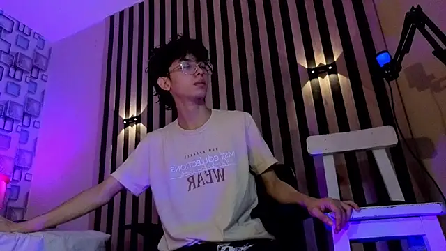 Snapshot of Twink_Sebas7 chatting on 10, 7, 2026 Twink Sebas7 online show from 10, 7, 2026
