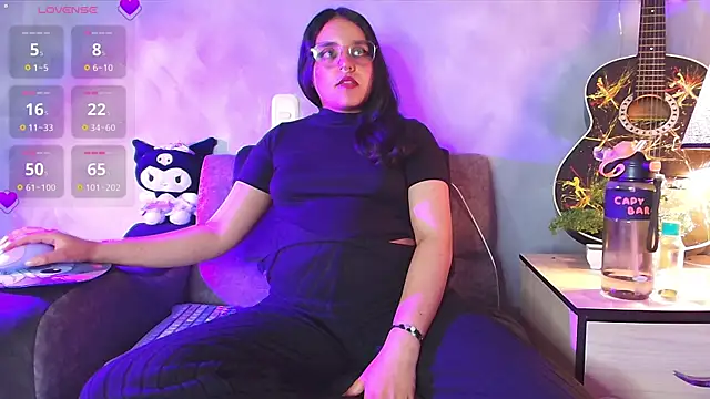 Snapshot of ambar__devon chatting on 19, 5, 2026 ambar devon online show from 19, 5, 2026
