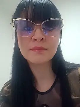 Snapshot of roos1237 chatting on 16, 4, 2026 roos1237 online show from 16, 4, 2026