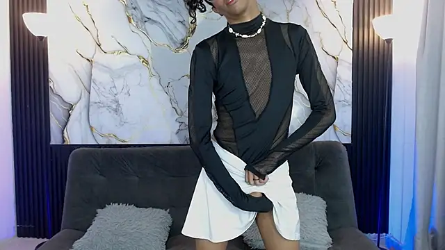 Snapshot of triiangel_latinboy chatting on 17, 4, 2026 triiangel latinboy online show from 17, 4, 2026