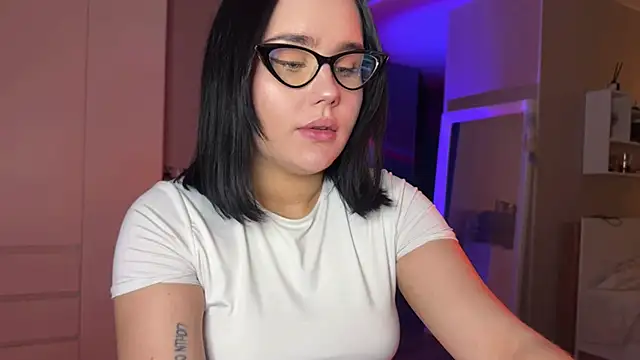 Snapshot of lola_raze chatting on 21, 5, 2026 lola raze online show from 21, 5, 2026