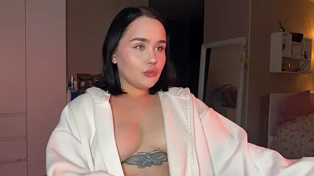 Snapshot of lola_raze chatting on 27, 6, 2026 lola raze online show from 27, 6, 2026