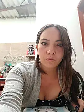 Snapshot of AlaiaLux chatting on 15, 4, 2026 AlaiaLux online show from 15, 4, 2026