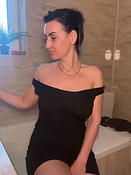 Snapshot of MissGiulia chatting on 16, 5, 2026 MissGiulia online show from 16, 5, 2026