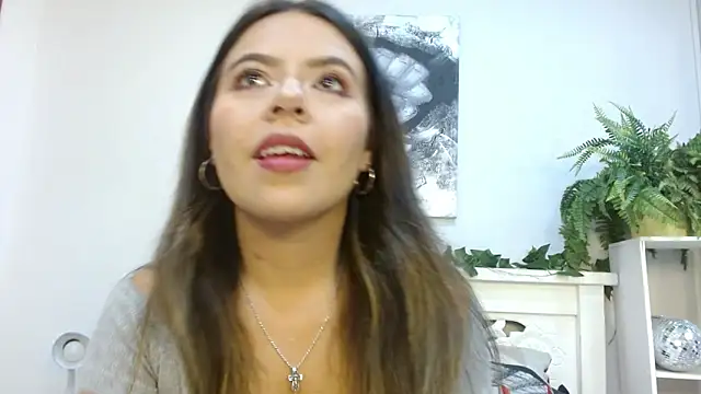 SalomeMartinez  online show from 22, 5, 2026