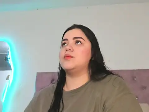 Snapshot of laurenlaine chatting on 14, 4, 2026 laurenlaine online show from 14, 4, 2026