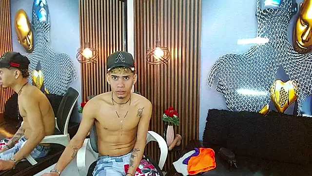 Skinny cute Alyer online show from 4, 6, 2026