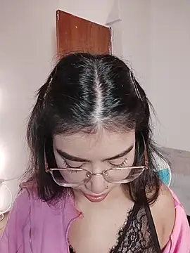 Iam eli09 online show from 13, 4, 2026