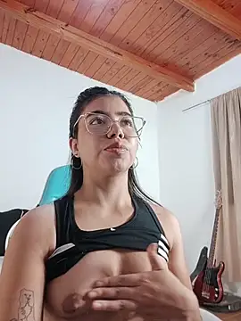 Iam eli09 online show from 14, 4, 2026