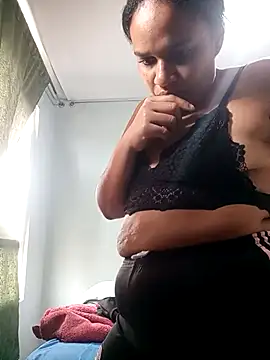 Snapshot of sexybronwlatin chatting on 13, 4, 2026 sexybronwlatin online show from 13, 4, 2026