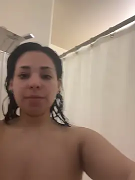 Snapshot of lakeroyalty chatting on 13, 4, 2026 lakeroyalty online show from 13, 4, 2026