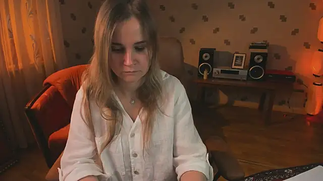 MiaSparkes online show from 6, 5, 2026